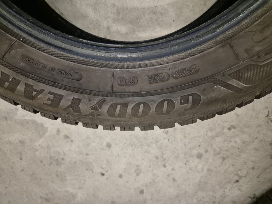 4 anvelope iarna Goodyear 205 60 16 stare foarte buna