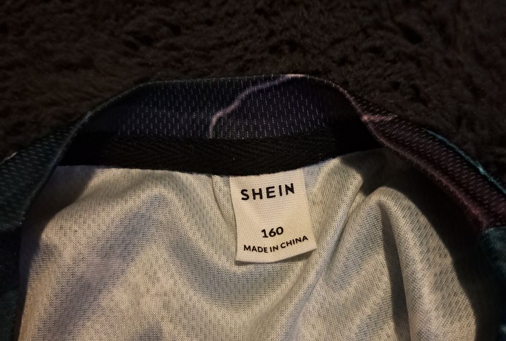 Тениска от Shein, неизползвана