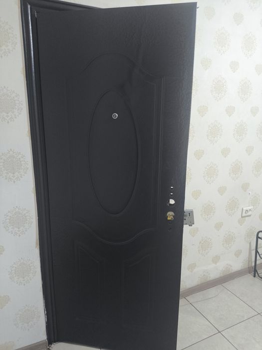 Продаём дверь срочно