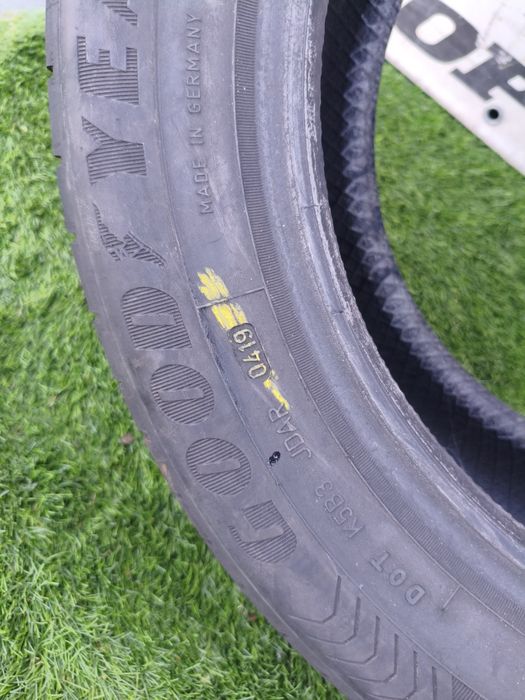 215 55 16 1x Dunlop 1x Goodyear