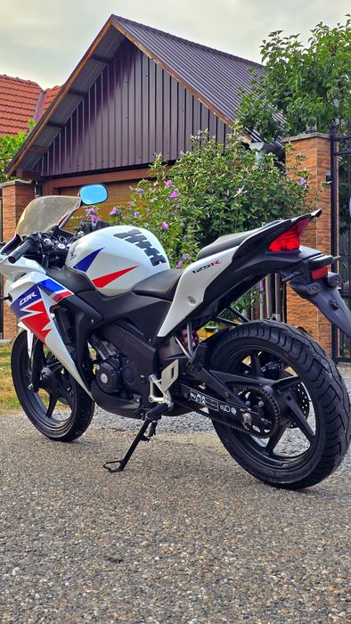 HONDA CBR125R Alb, Toba Sport SCORPION, An 2013, 30.537km, Schimb de Ulei Bonus, Ofer Transport