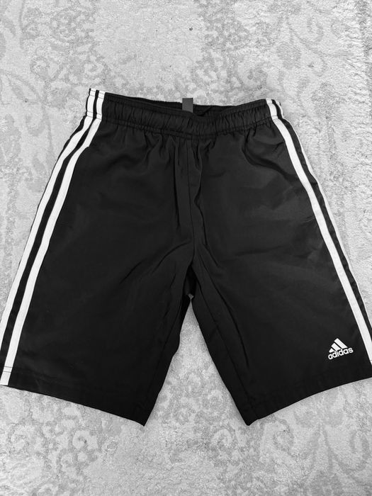 Продам спортивные детские шорты adidas