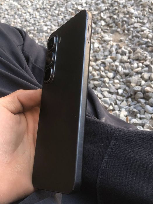 Infinix hot 60 i   ideal