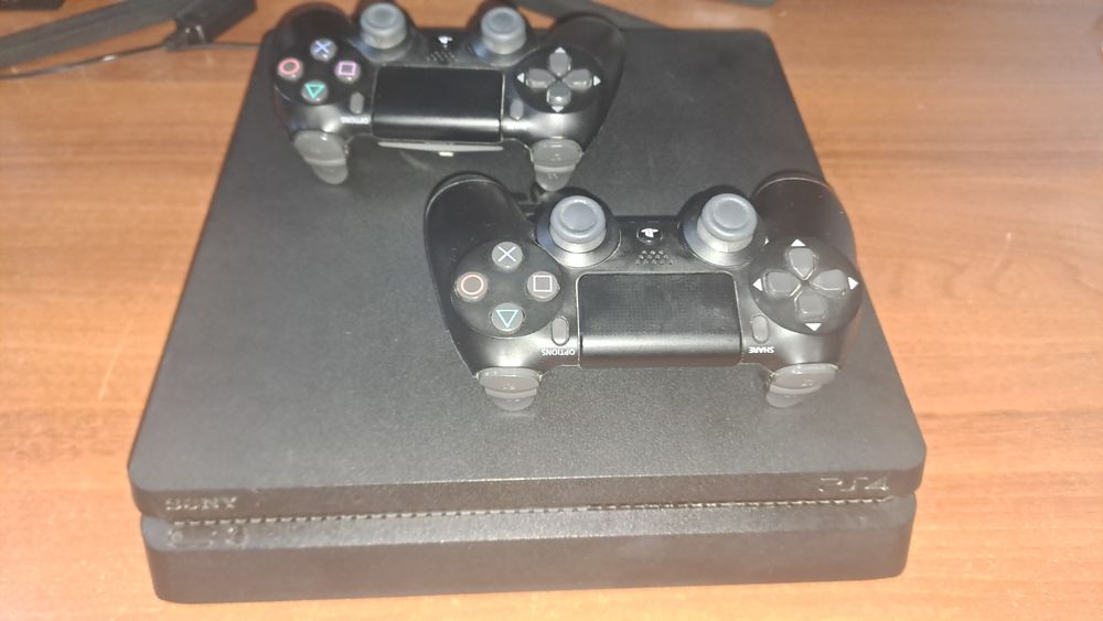 Продаю пс 4, фулл комплект