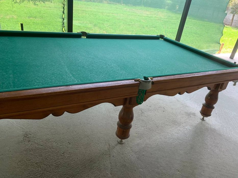 Tennis stol va bilyart sotiladi