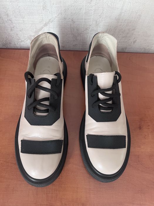 Продам женские туфли