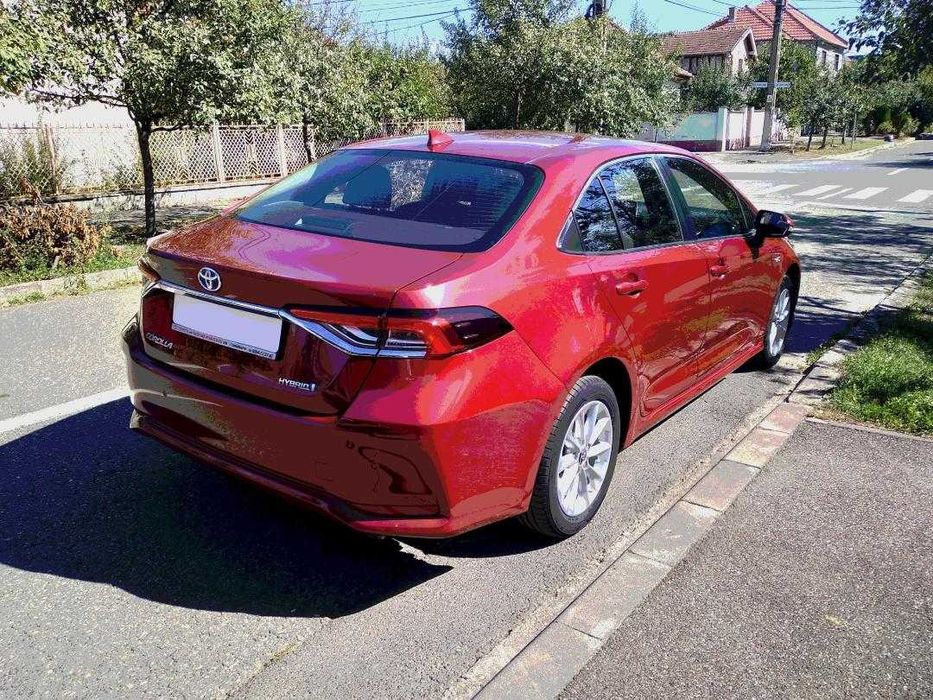 COROLLA SEDAN 1,8 Hybrid Dynamic 2019