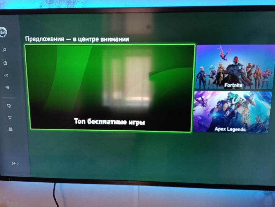 Продам xbox one s 1 tb.