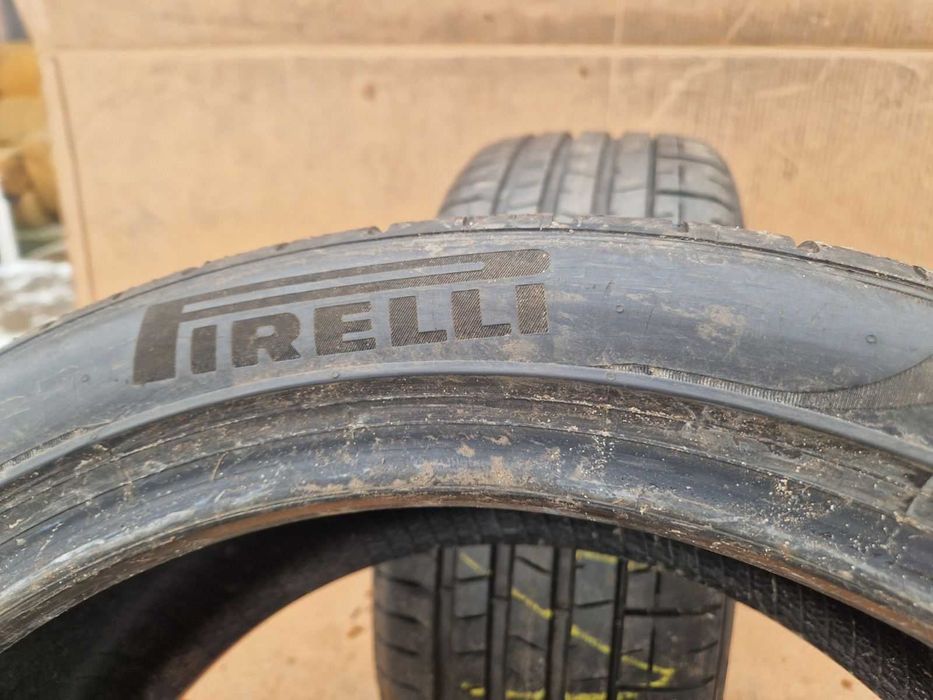 2 Pirelli R19 245/40 Летни гуми  DOT1821