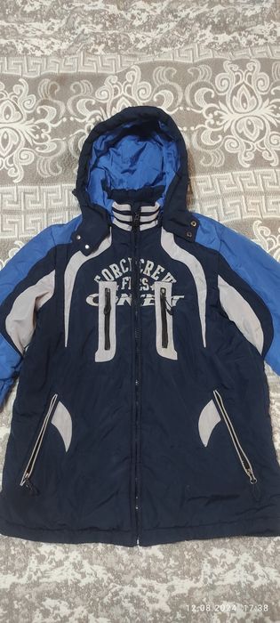 Куртка на мальчика.За 1000 тг (тысяча). Р. 146. На "игру"