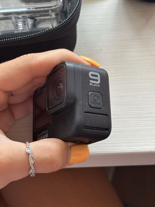 Екшън камера GoPro HERO9 Black - Пълен комплект с трипод GoPro Shorty и ПОДАРЪК