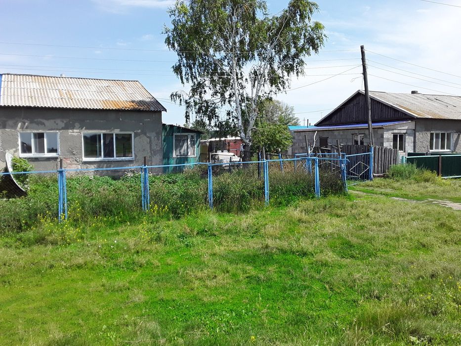 Дом рядом с трассой