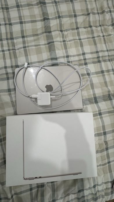 Apple MacBook Air 15″ M4 (2025)