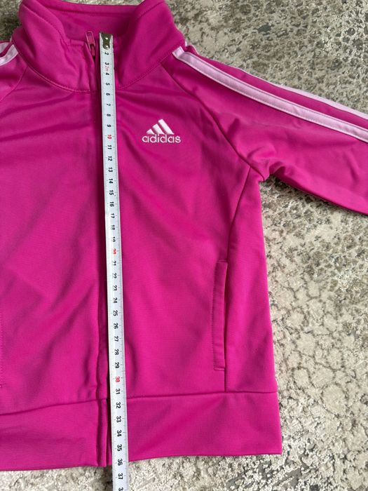 Продается костюм adidas на 2 года