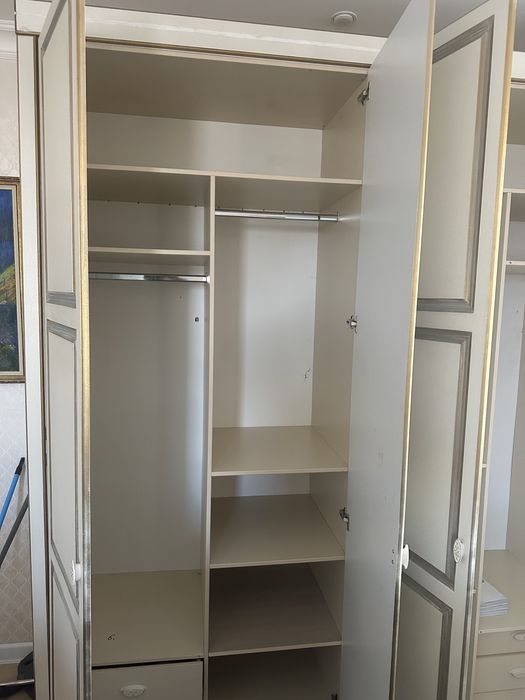 Шкаф распашной в классическом стиле