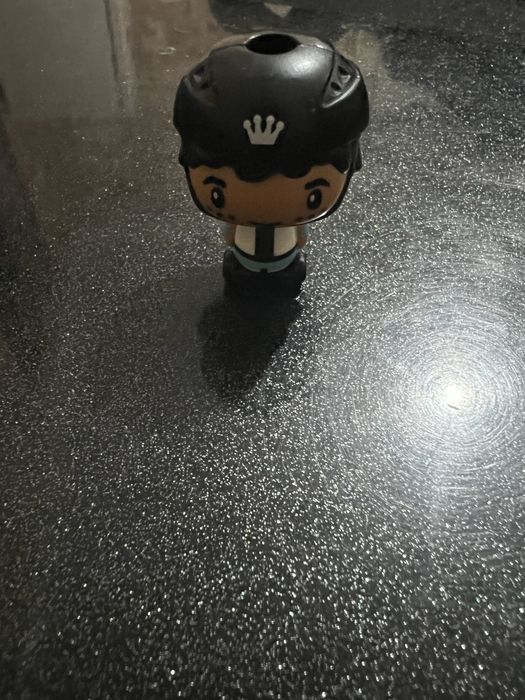 Kinder stranger oʻyinchoqi