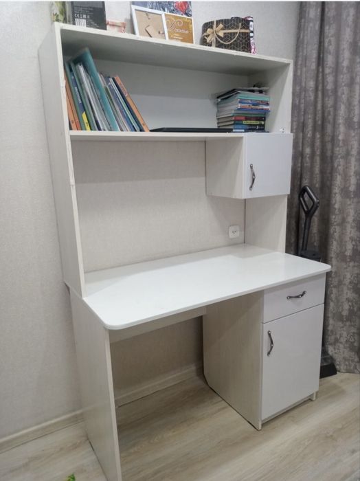 Письменный стол