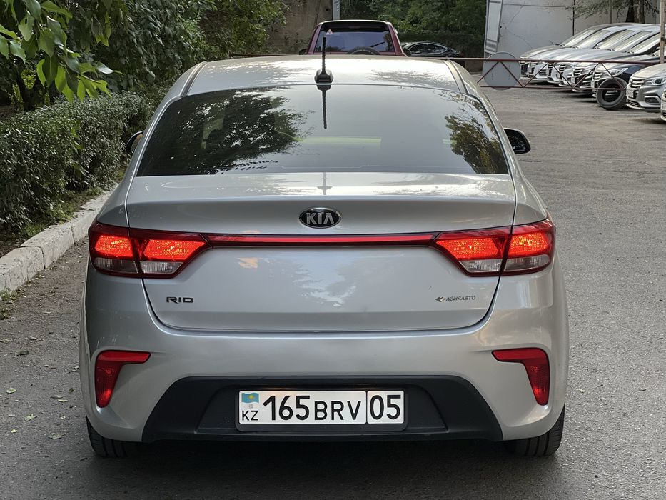 Kia Rio 2020 года