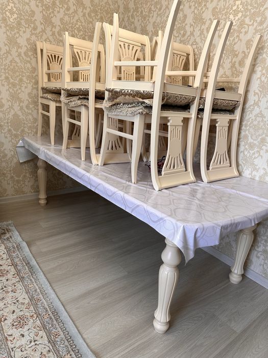 Продам стол и стулья