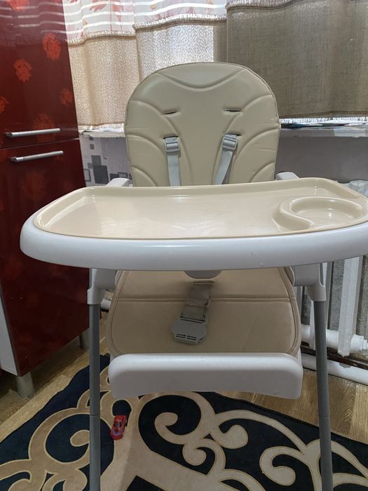 Детский стульчик для кормления