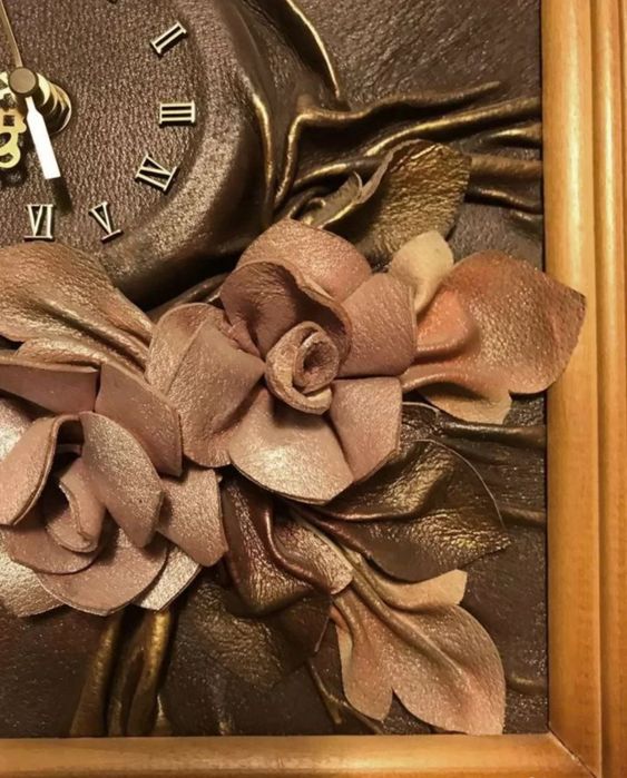 Настенные часы 30х30см дерево кожа Польша.