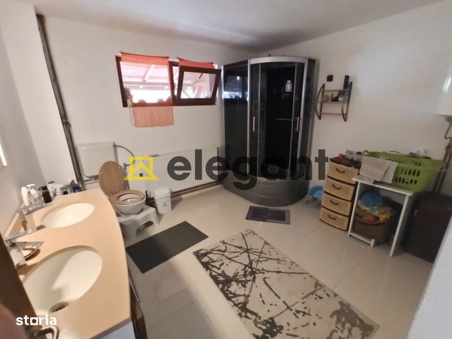 Casa cu spatiu comercial la principala, 216 mp utili, Simnicul de Sus