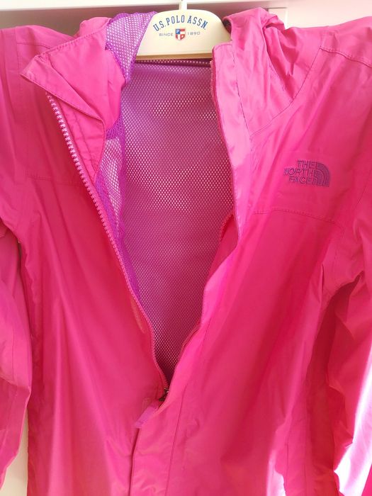 Яке против вятър и дъжд