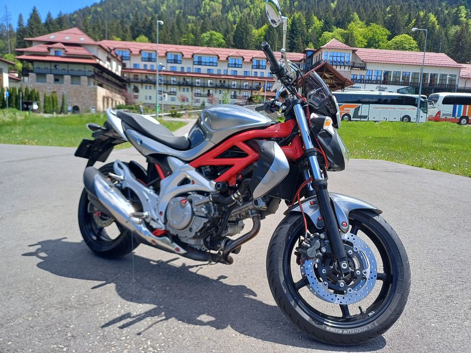 Suzuki Gladius Sv650,km 9430,bonus geaca moto!