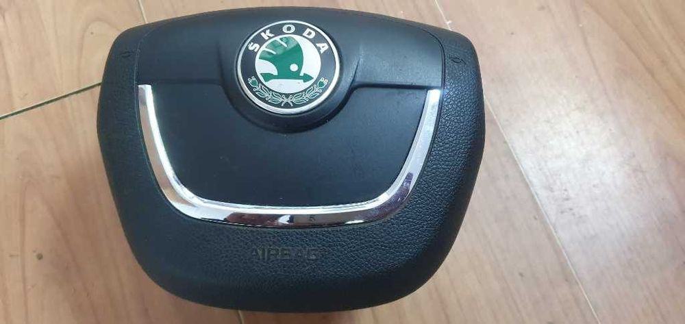 Airbag volan skoda octavia II facelift cod 3t0880201b
