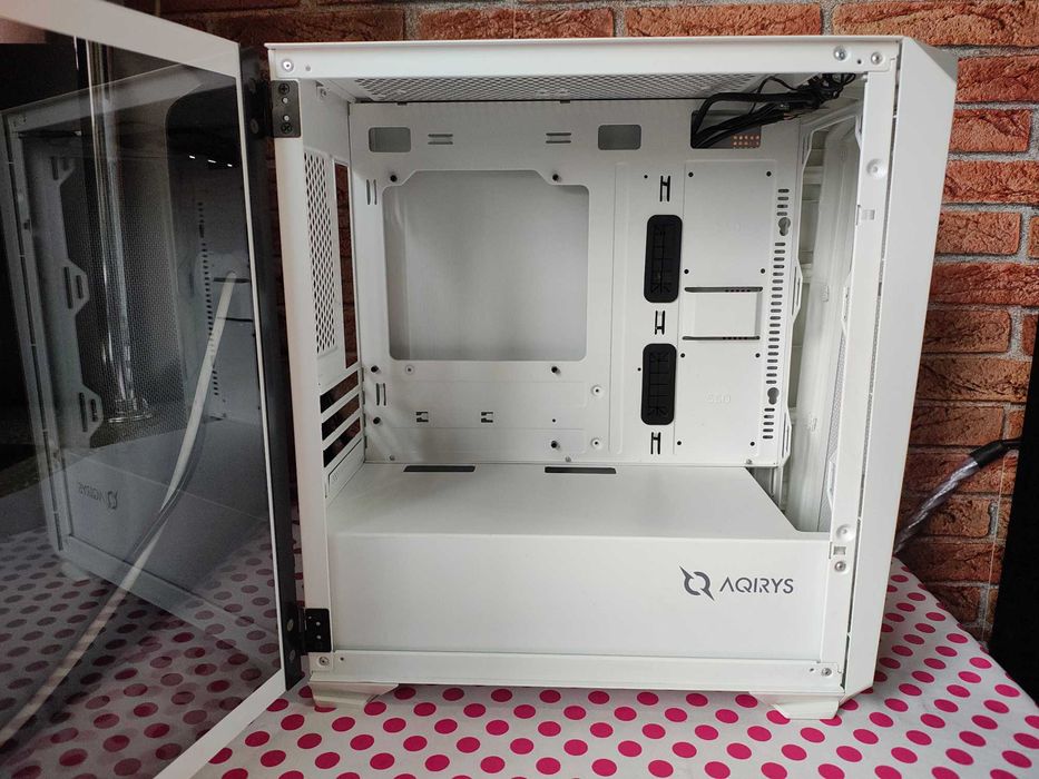 Carcasa PC Gaming AQIRYS Wezen White.