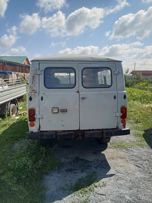 Автомобиль уаз буханка