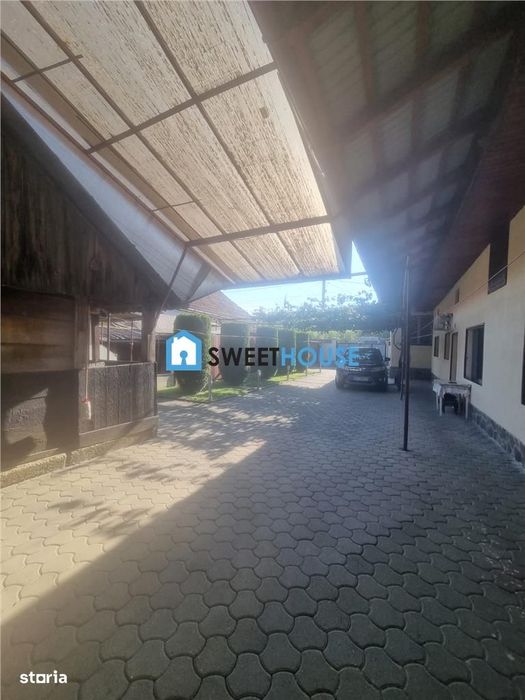 Casa de vanzare in Mandra  Spatiu generos si anexe