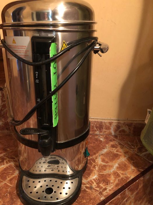 Електрически диспенсър за топли напитки.