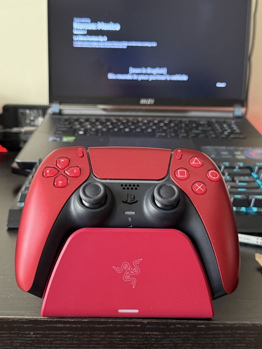 PS5 DualSense - Volcanic Red & Razer Quick Charging Stand