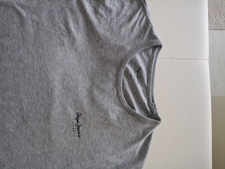 Vând tricou pepe jeans,produs de calitate superioara mărimea S.