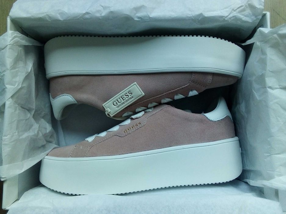 Дамски кецове Guess