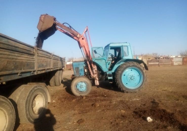 Продается трактор. Мтз80 Комплект.