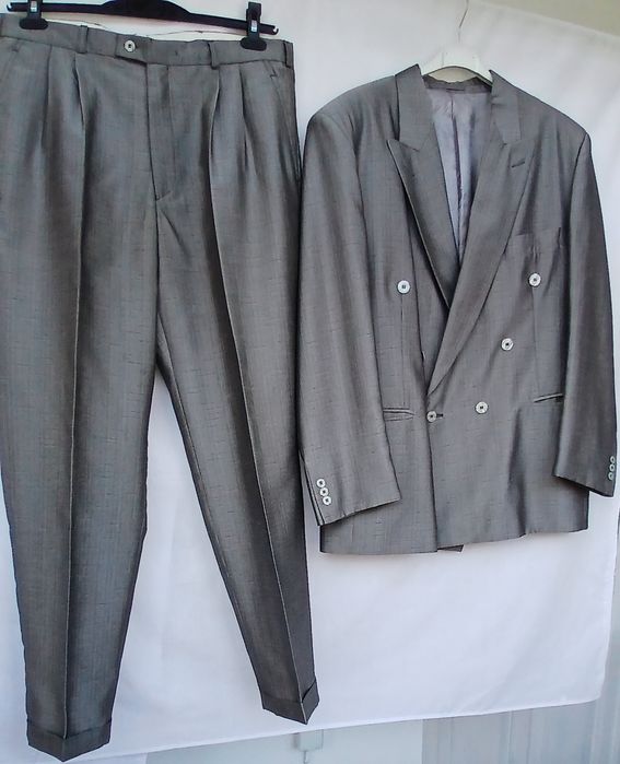 Мъжки луксозен костюм номер 54.