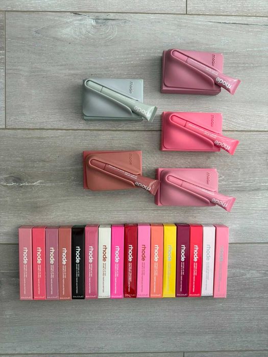 Set Rhode: Snap-on Lip Case MagSafe + Balsam de buze Peptide Lip Tint