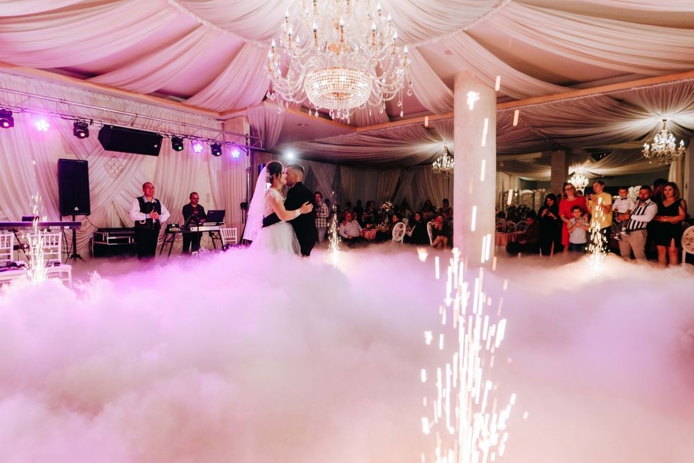 Fum greu artificii tip vulcan gheata carbonică cabina foto