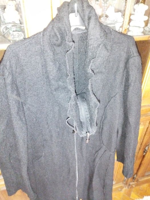 Vând 2 sfetere  mărimea 44 și 48