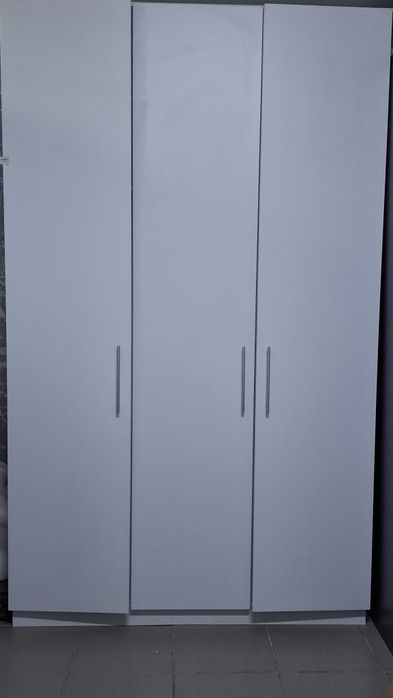Шкаф встроенный белый