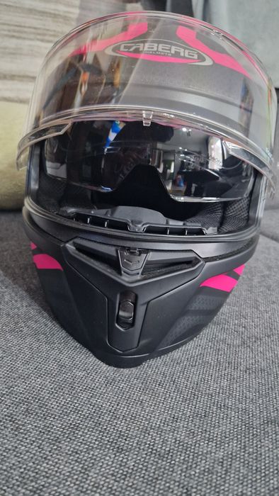 Каска модел Caberg Avalon.