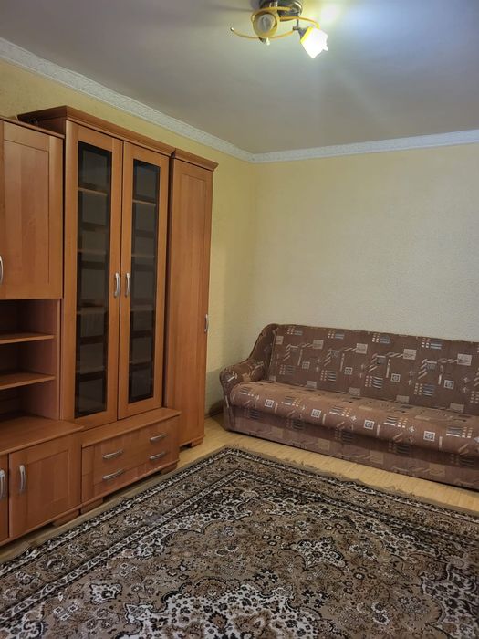 Închiriez garsoniera