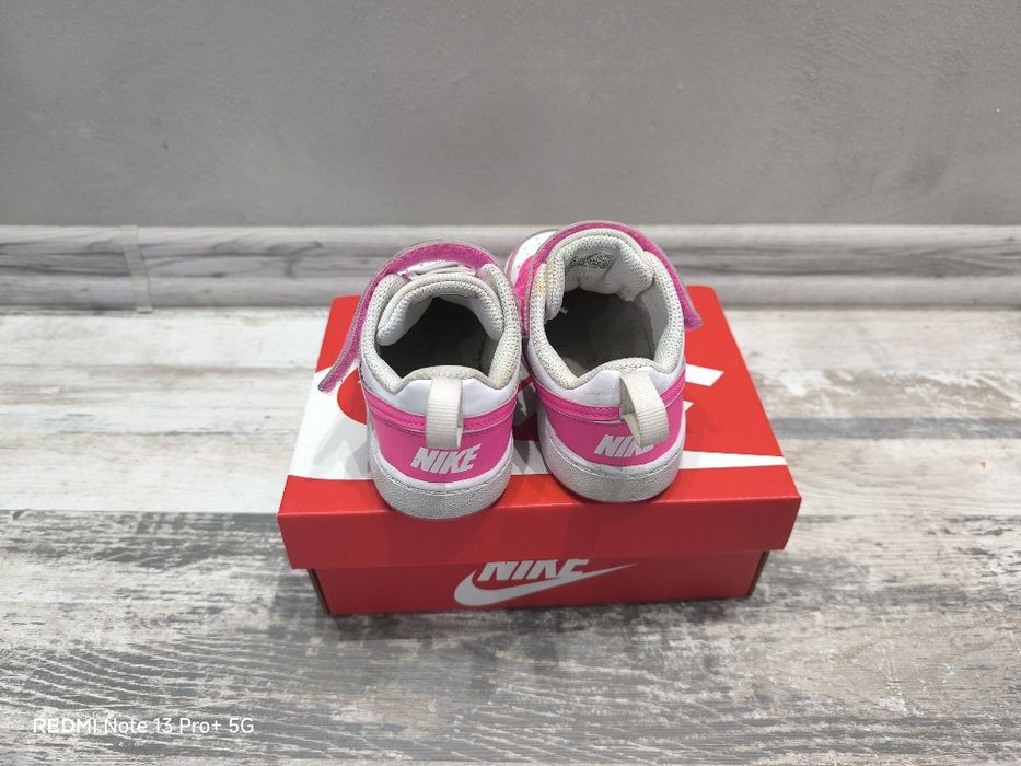 Детски обувки nike розов