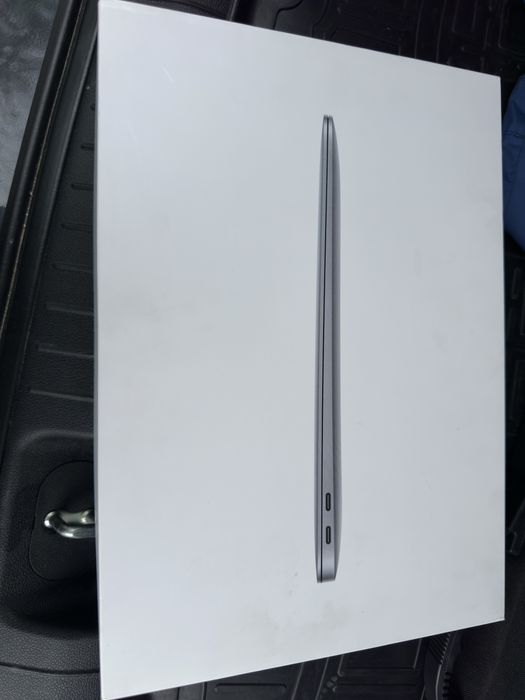 Продам макбук apple air