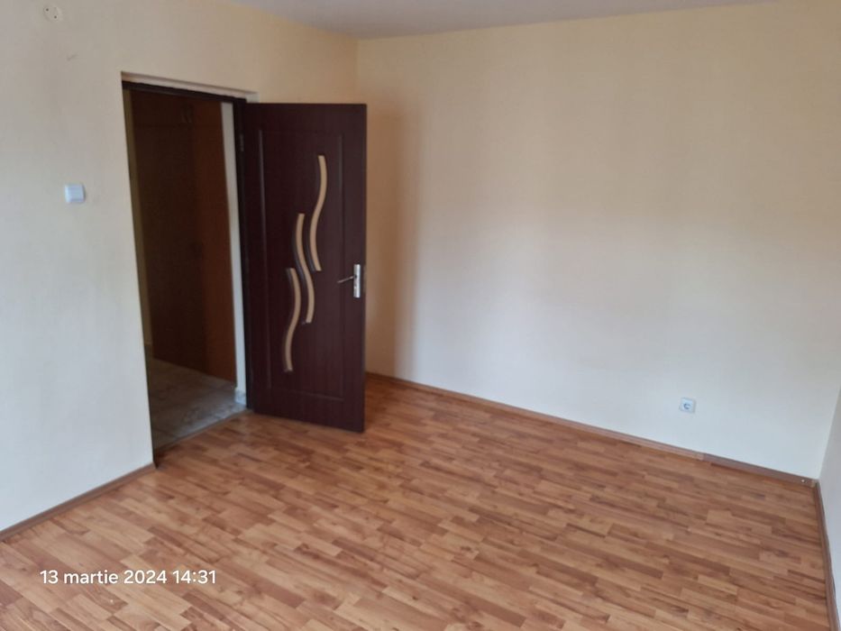 Vând apartament 3 camere Turnu Magurele