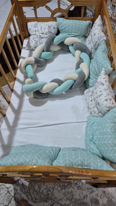 Продам бортики и матрасик для кроватки