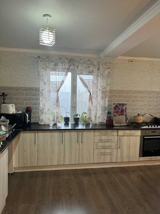 Продам Дом. 180 кв.м. 19 мкр