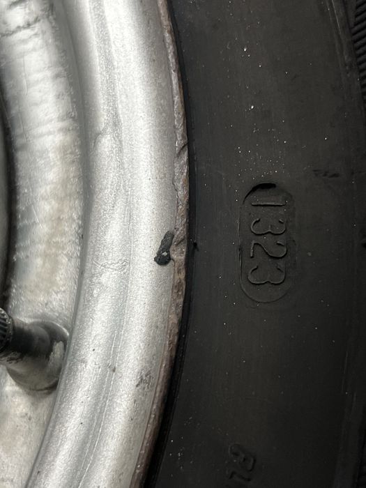 Продам резину с дискамина 14..